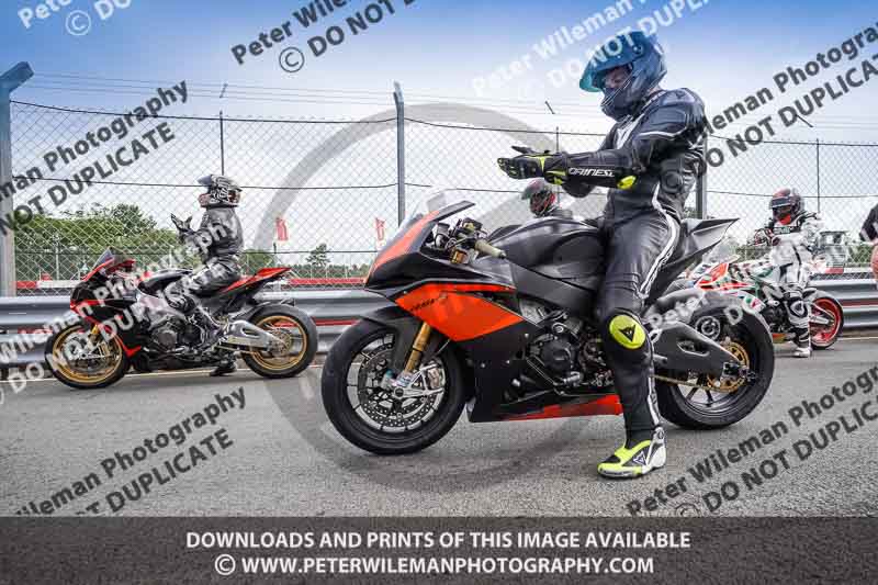 donington no limits trackday;donington park photographs;donington trackday photographs;no limits trackdays;peter wileman photography;trackday digital images;trackday photos